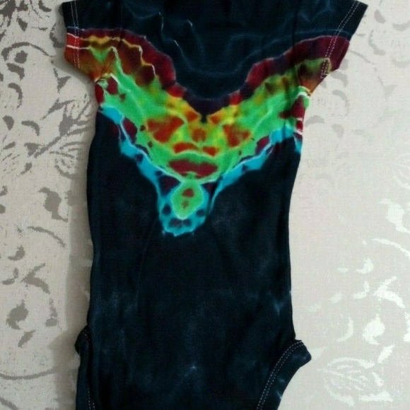 Handmade Tie Dye Infant Romper Short Sleeve 3-9M - Picture 2 of 3